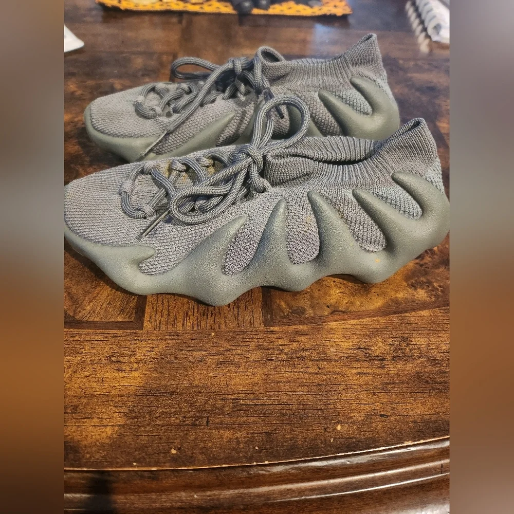 Adidas Yeezy 450 size 5.5